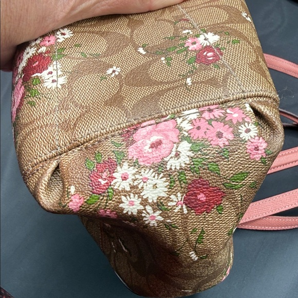 Coach  preloved Pink and Tan Floral Shoulder Bag/ crossbody good condition - Picture 4 of 16
